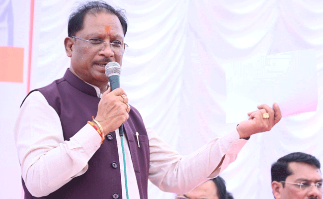 हम आपके सेवक है और आप अपनी समस्याओं को जरूर बताएं: मुख्यमंत्री हम आपके सेवक है और आप अपनी समस्याओं को जरूर बताएं: मुख्यमंत्री