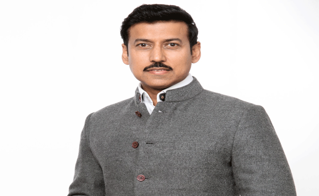 रेगिस्तान और समुद्र का संगम: मुंबई दौरे पर कर्नल राज्यवर्धन राठौड़, विकास और नवाचार को देंगे नई दिशा