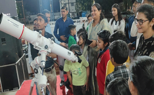 कोरिया में मेगा स्काई वॉचिंग कार्यक्रम का सफल आयोजन कोरिया में मेगा स्काई वॉचिंग कार्यक्रम का सफल आयोजन