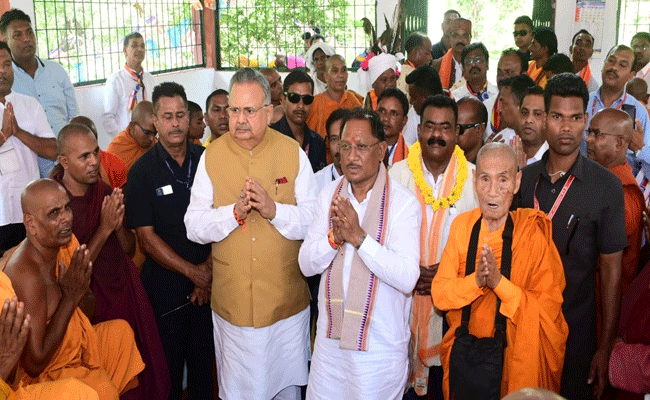 मुख्यमंत्री श्री विष्णुदेव साय ने भगवान गौतम बुद्ध की पूजा-अर्चना कर प्रदेश की जनता की सुख-समृद्धि एवं खुशहाली की कामना