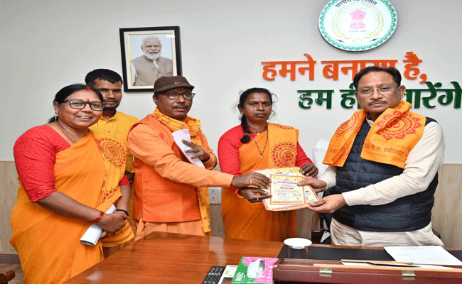 मुख्यमंत्री से अखिल विश्व गायत्री परिवार के सदस्यों ने सौजन्य मुलाकात की