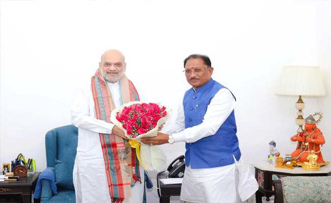 जहां कभी एम्बुलेंस पहुंचना भी सपना था, वहां अब डॉक्टर दे रहे दस्तक : बस्तर के जंगलों तक पहुंची स्वास्थ्य क्रांति